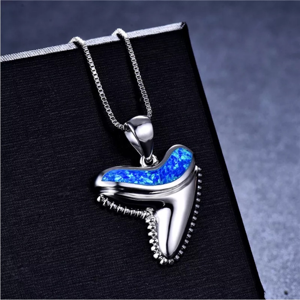 Blue Simulated Opal Turtle Crocodile Tooth Shape Pendant Silver Necklace